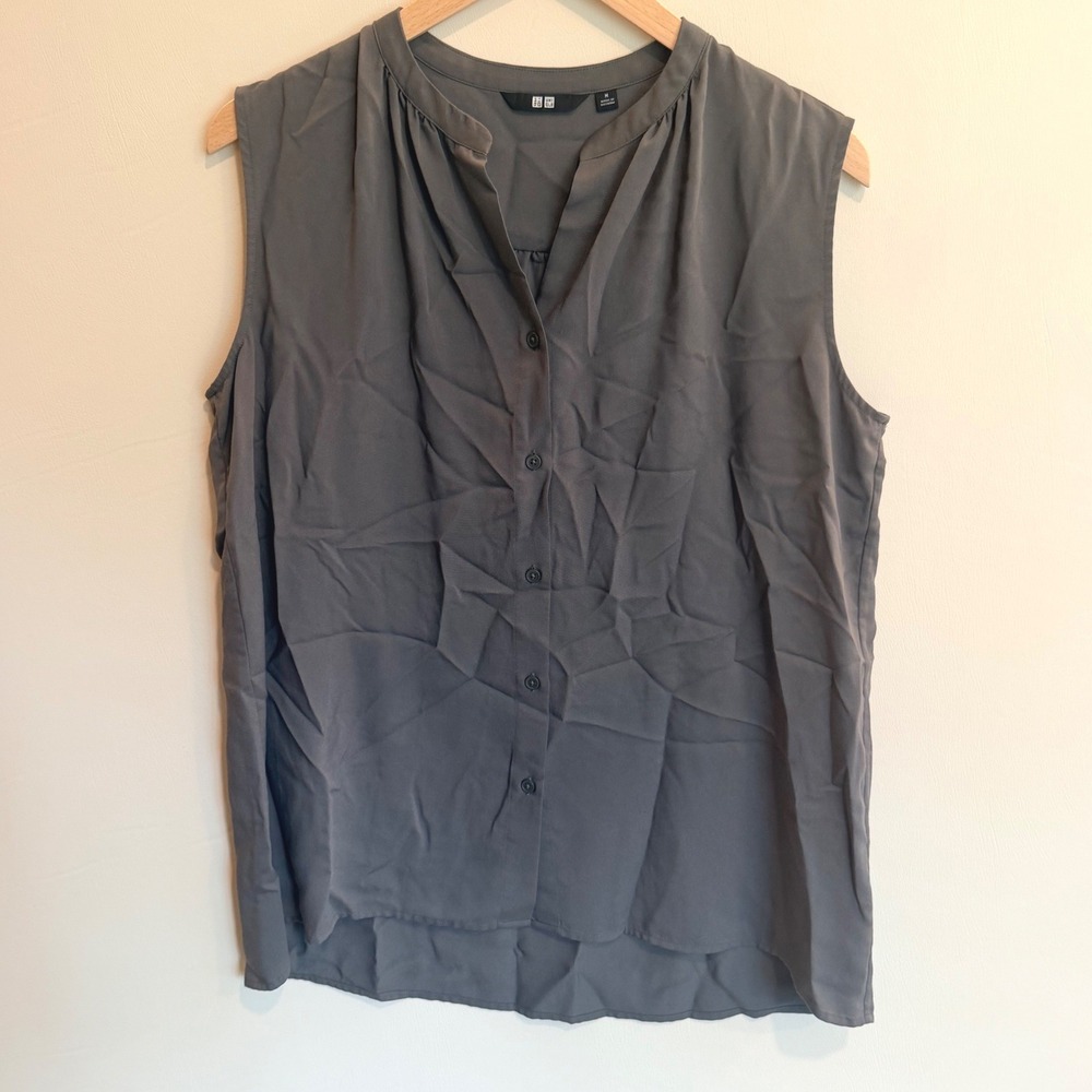 Uniqlo Womens Sleeveless Button Front Blouse Dark Gray Medium 426163 Minimalist